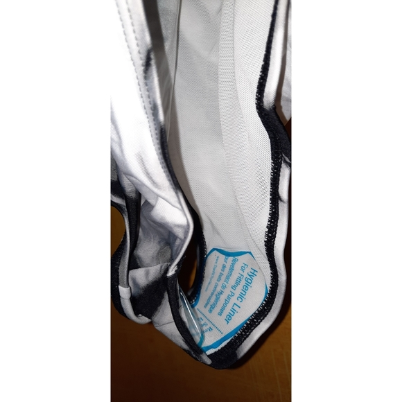 CALVIN KLEIN FLORAL ONE PIECE SWIMSUIT - Picture 8 of 9